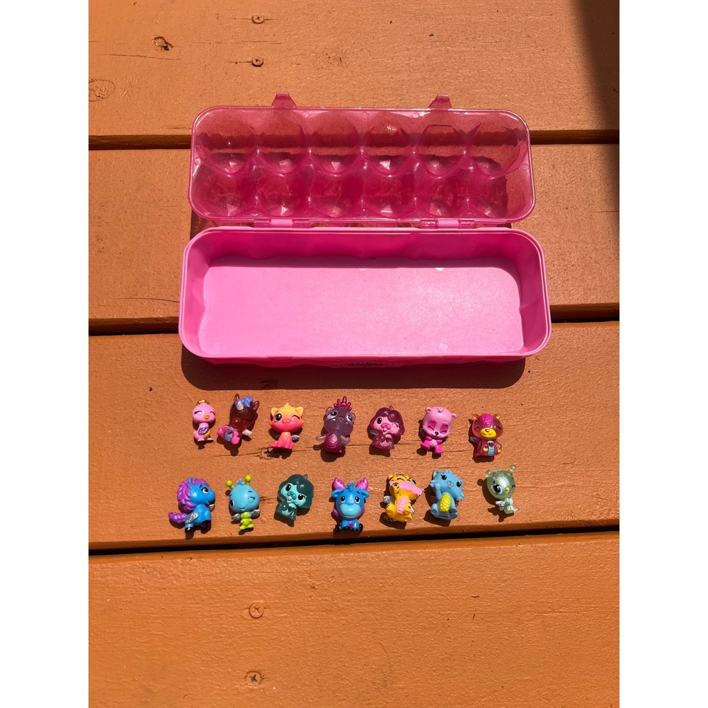 Hatchimals CollEGGtibles‎ Lot of 14 Figures with Pink Glitter Egg Carton Case